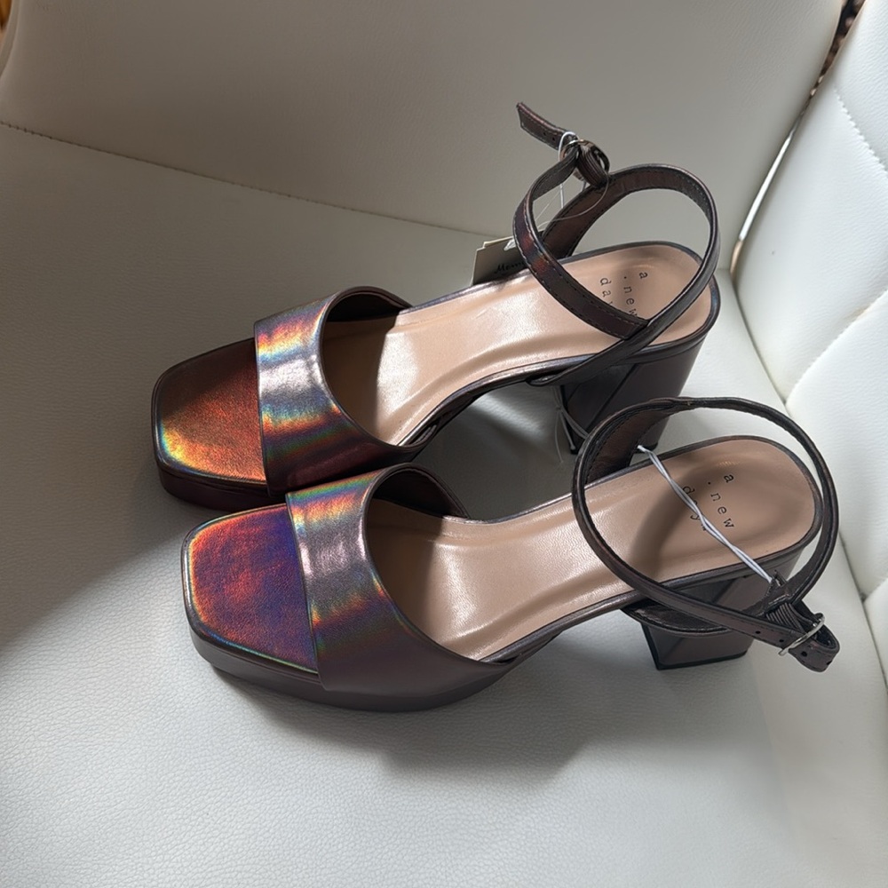A New Day Women's Grey Iridescent Sandals